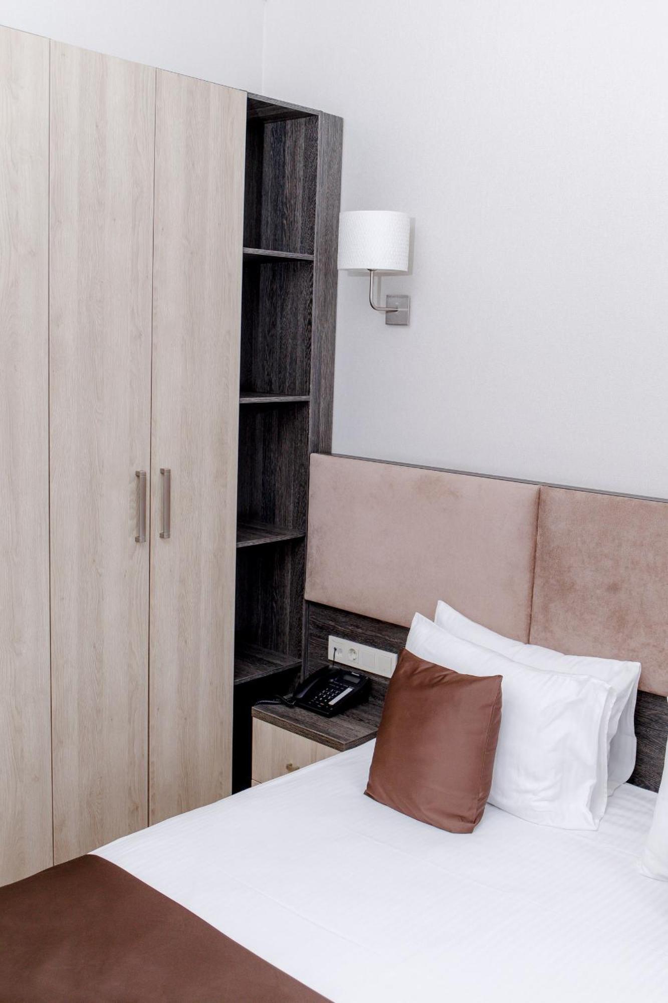 Infinity Plaza 4*